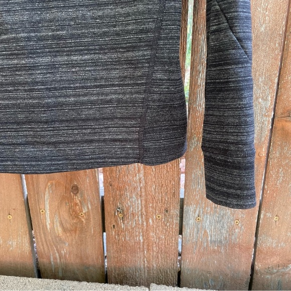 GAP FIT Women’s Gray Long Sleeve Pullover Crew Neck Sweatshirt Size XS - Picture 10 of 10